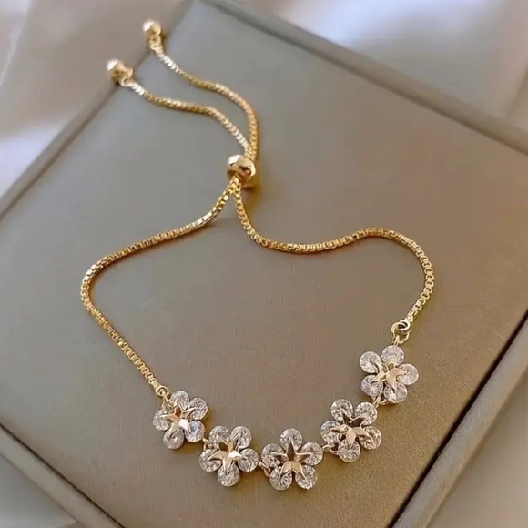 💛 NEW Gold 18k Adjustable Flower Beads Chain Luxury Elegant Floral Bracelet - Picture 1 of 5